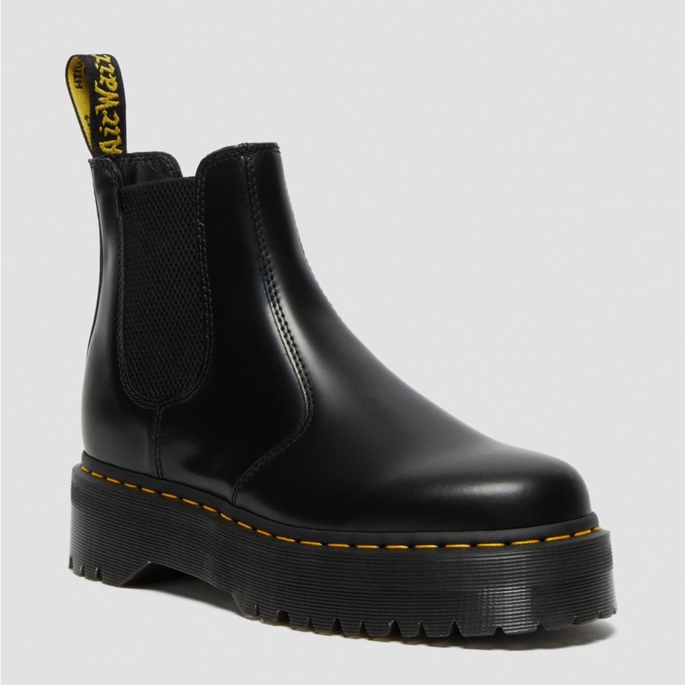 Dr. Martens 2976 Smooth Leather Platform Chelsea Boot